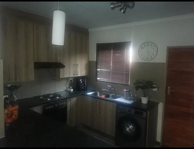 3 BEDROOM SIMPLEX FOR SALE IN MONAVONI